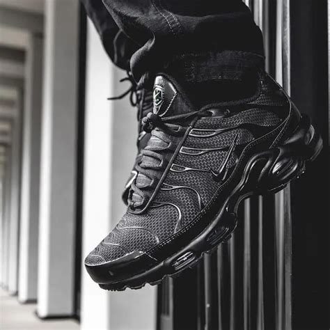 nike gucci tns|nike triple black tns.